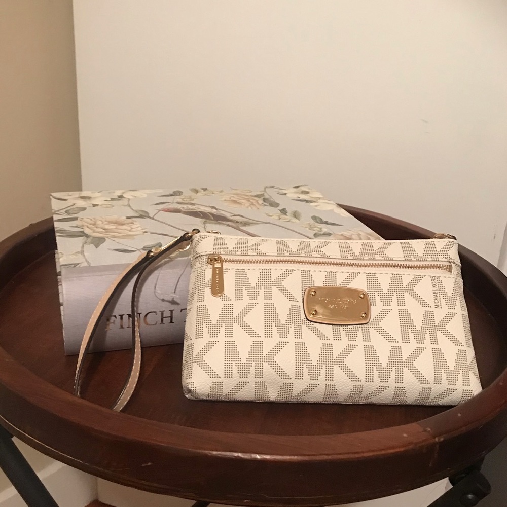Michael Kors Wristlet NWOT